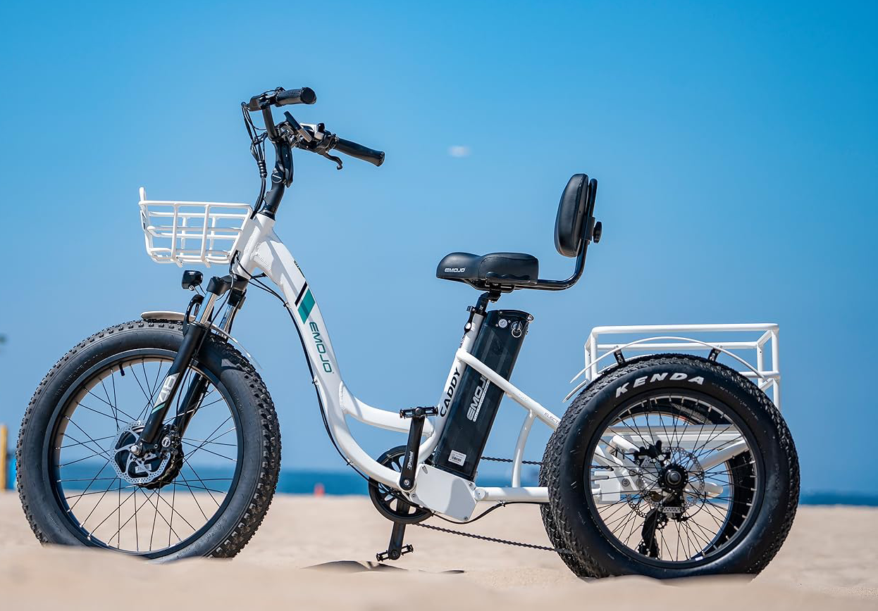 emojo-ebike-on-beach---quicky-cycles